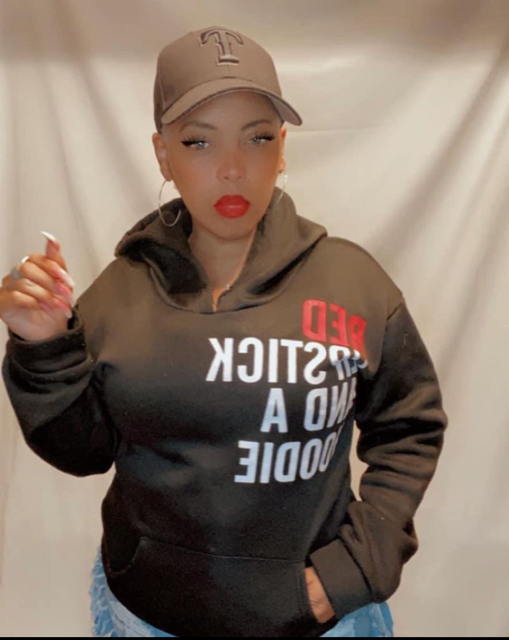 Red lipstick and online a hoodie